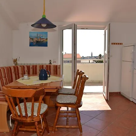 Daire With Parking Space Rab - 14792 Banjol