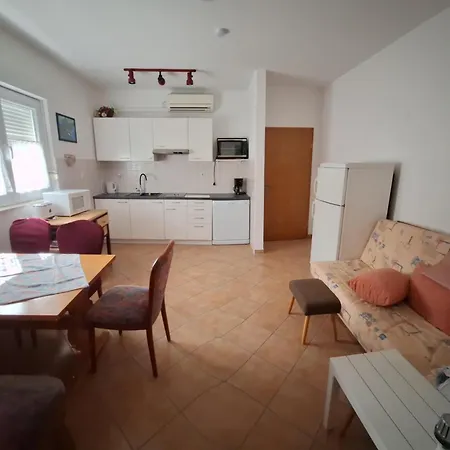 Apartment With Parking Space Rab - 14792 Banjol