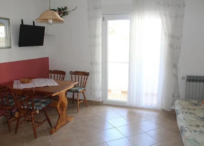 Apartment With Parking Space Rab - 14792